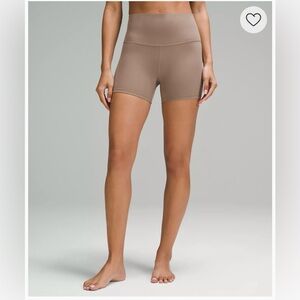 NWT HR Align 4” Shorts taupetastic